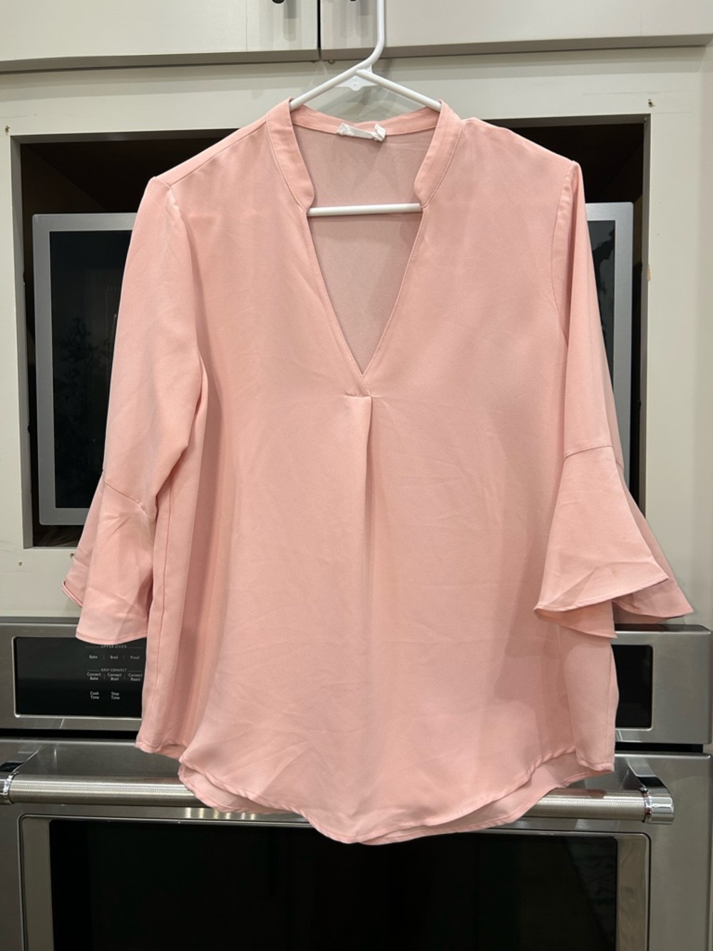 Women's Boutique pale Pink V-Neck Ruffle Sleeve Blouse 💗